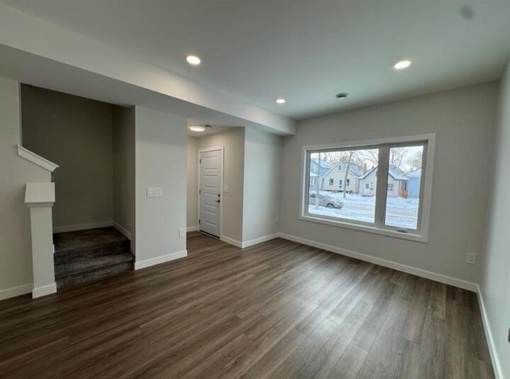 Property Photo:  51 Lansdowne Avenue  MB R2W 0G1 