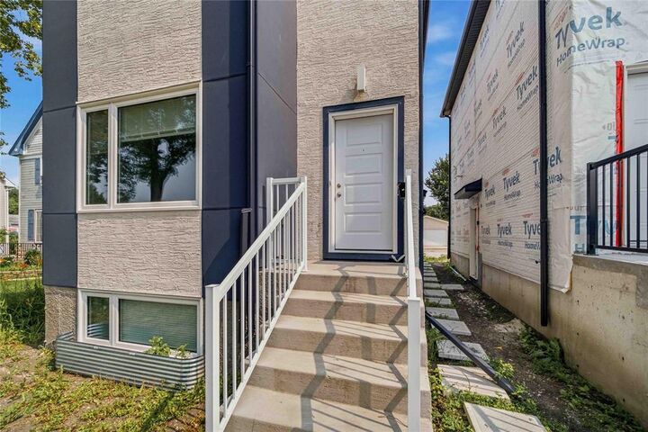 Property Photo:  51 Lansdowne Avenue  MB R2W 0G1 