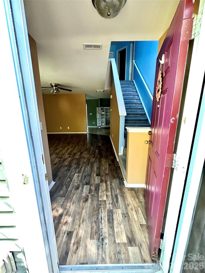 Property Photo: 4722 Mortonhall Road NC 28215