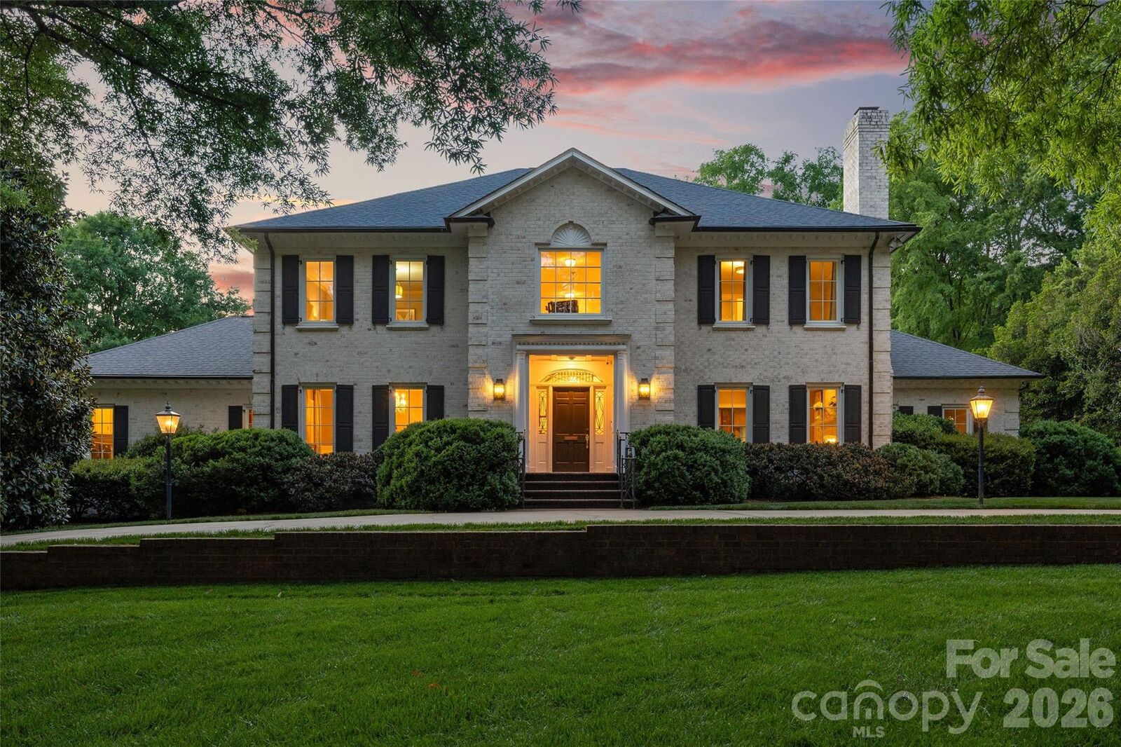 Property Photo:  2514 Beretania Circle  NC 28211 