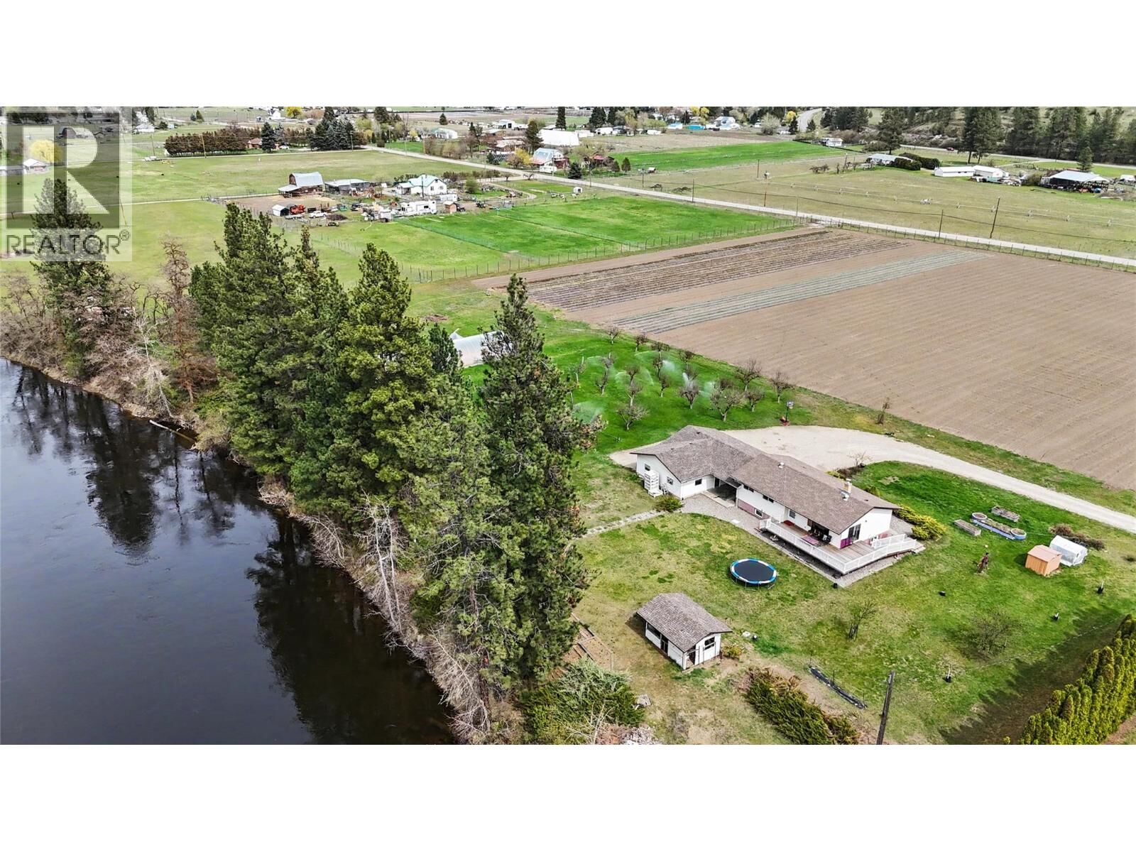 Property Photo: 3845 Carson Road BC V0H 1H4