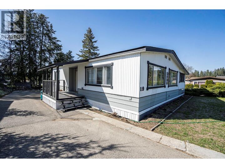 Property Photo: 3535 McCulloch Road 19 BC V1W 4R8