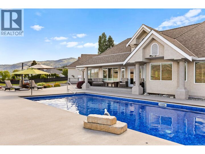 Property Photo: 6130 Lipsett Avenue BC V0H 1X7