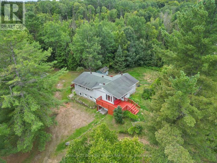 525 Maple Road — photo 1