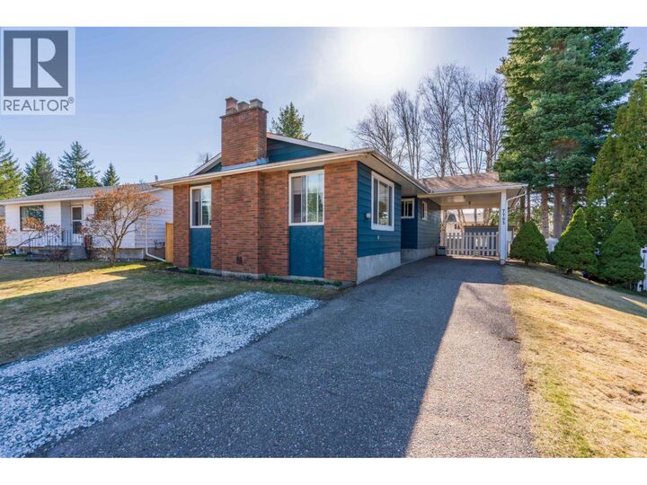 Photo de la propriété:  7703 McMaster Crescent  BC V2N 3L3 