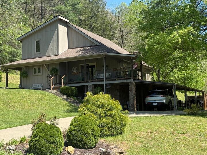 Property Photo:  1958 Kentucky Rt. 172  KY 41256 