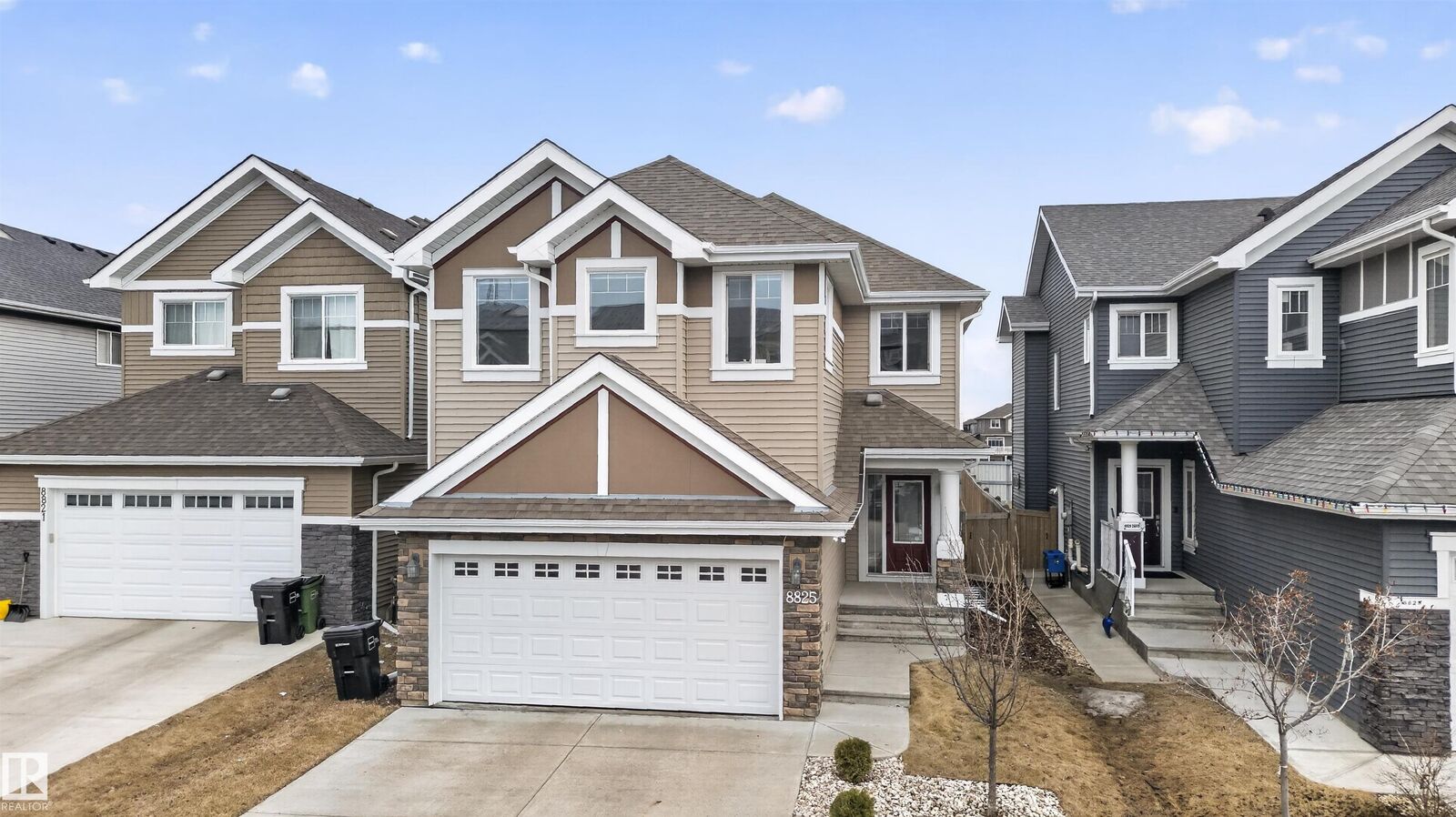 Photo de la propriété:  8825 24 Avenue SW  AB T6X 2C9 