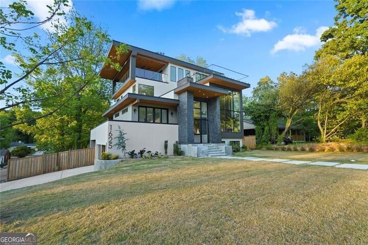Property Photo: 1625 Emerald Avenue SW GA 30310
