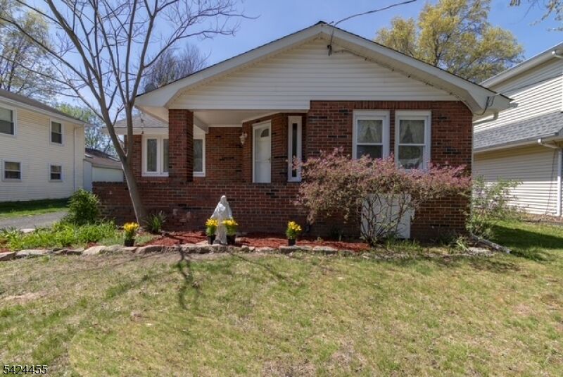 Property Photo:  124 Chestnut St  NJ 08807 