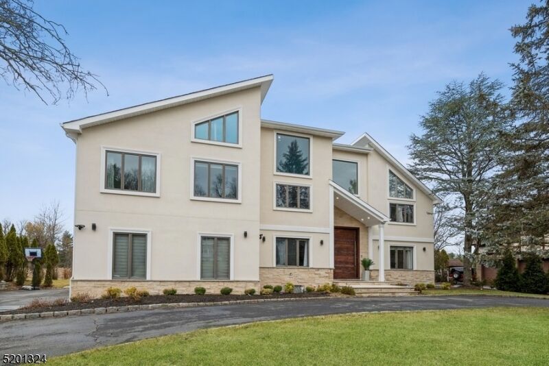 Property Photo:  15 Fox Run  NJ 07006 