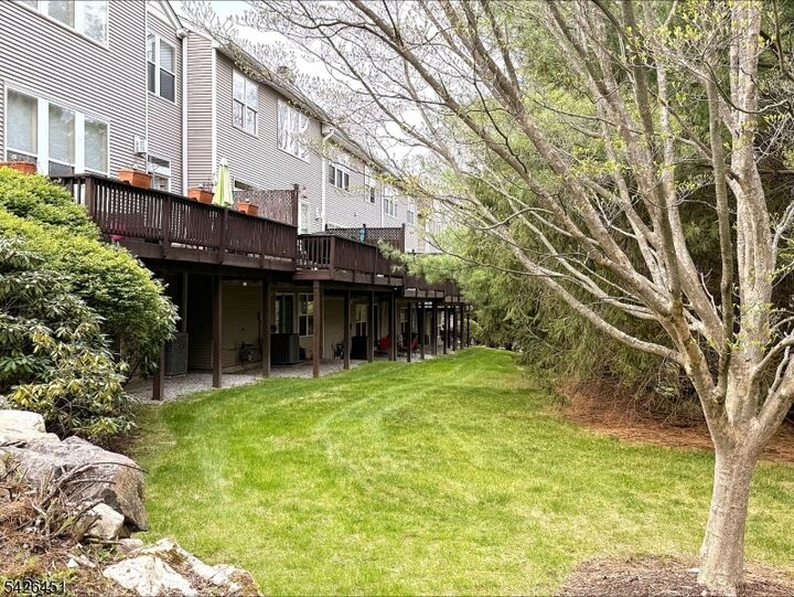 Property Photo:  15 Aspen Ct  NJ 07419 