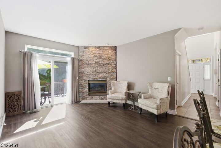 Property Photo:  15 Aspen Ct  NJ 07419 
