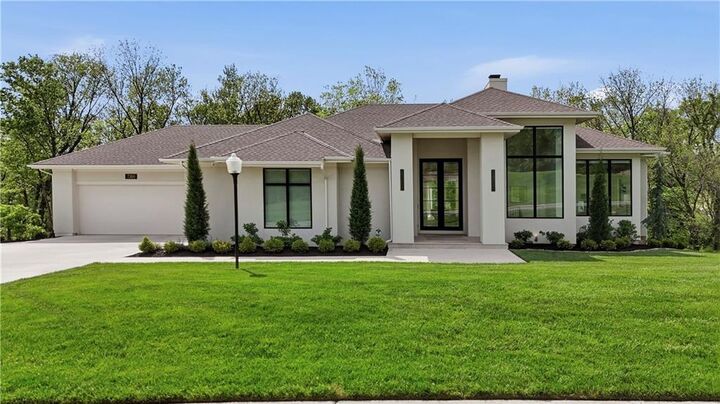 Property Photo:  7300 NW Pampas Lane  MO 64152 