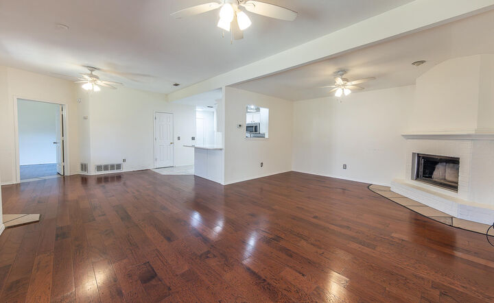 Property Photo:  1036 Iola Avenue  TX 79416 