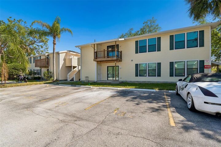 Property Photo: 140 Hunter Lake Drive 8C FL 34677
