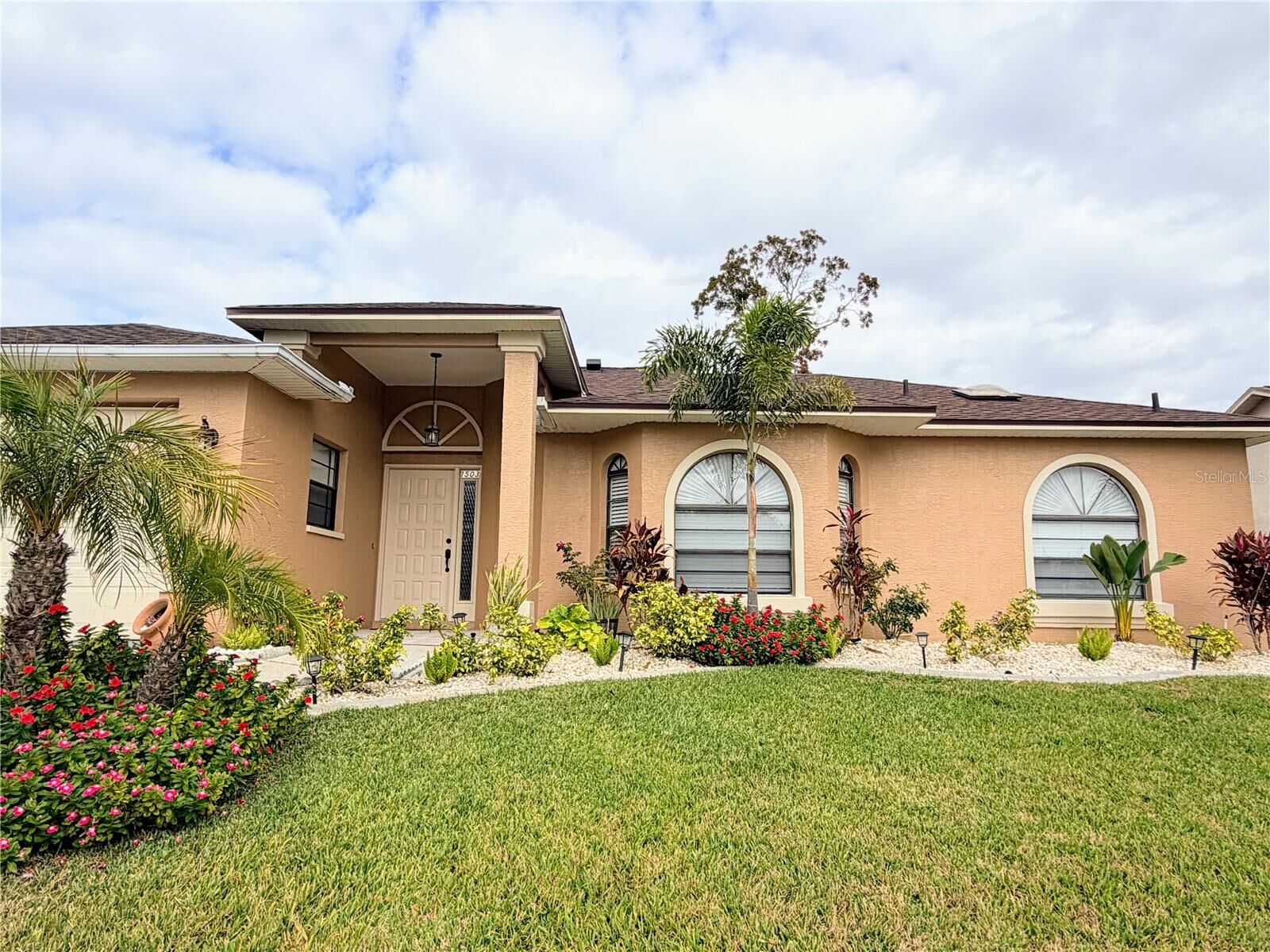 Property Photo:  1503 Overland Drive  FL 34608 