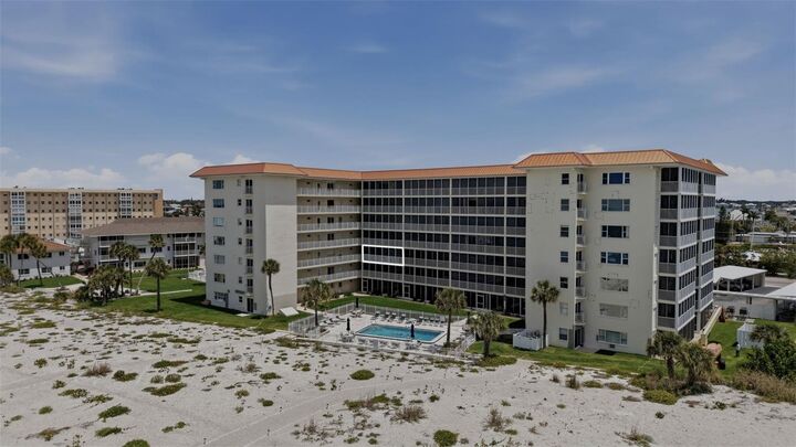 Property Photo:  1150 Tarpon Center Drive 304  FL 34285 