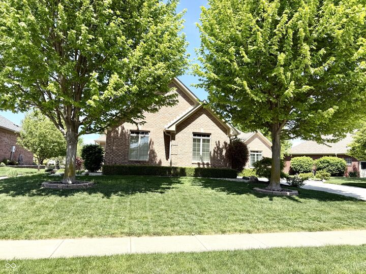 Property Photo:  2868 Bloomsbury S  IN 46143 