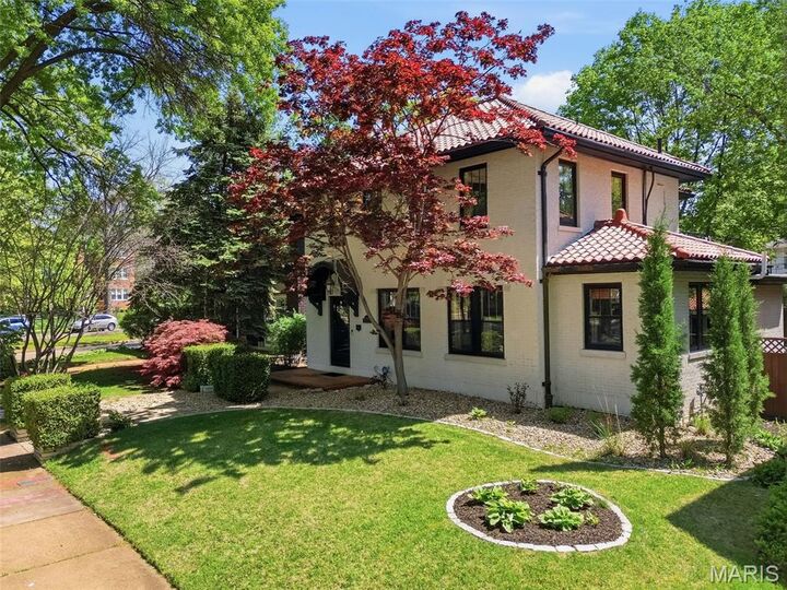 Property Photo:  444 Melville Avenue  MO 63130 