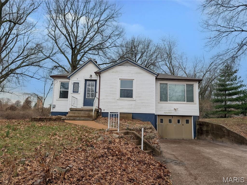 Property Photo: 3 Linda Vista Drive IL 62221