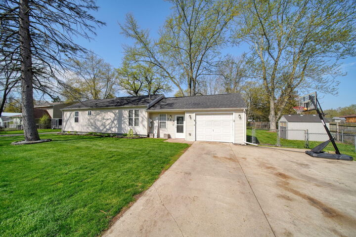 Property Photo:  174 Long Avenue  MI 49254 