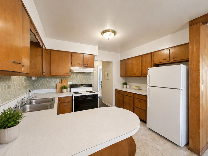 Property Photo:  2421 Washington Street 3E  IL 60085 