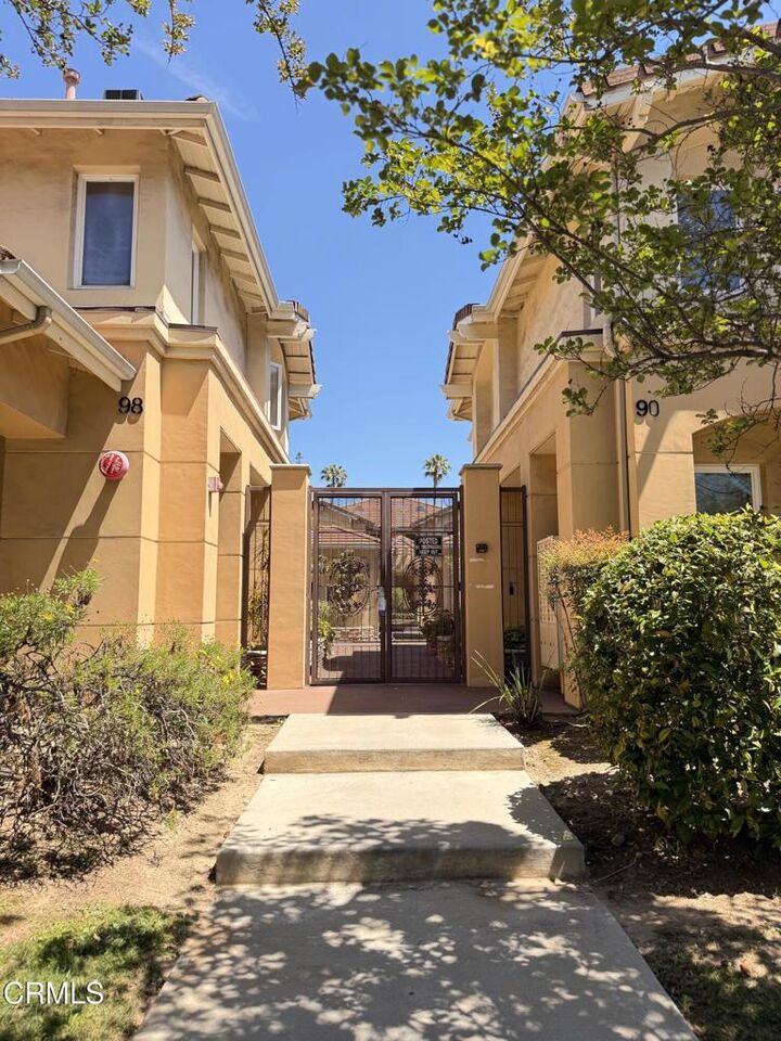 Property Photo:  96 N Craig Avenue 13  CA  