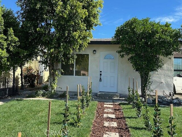 Property Photo:  9722 1/2 Natick  CA 91343 