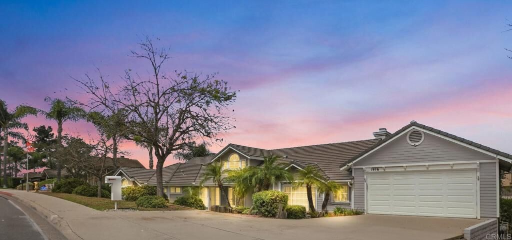 Property Photo:  1416 W Country Club Lane  CA 92026 