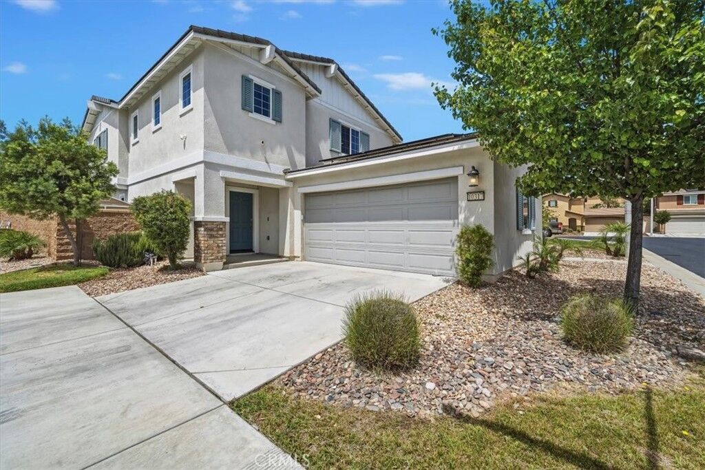 Property Photo:  10317 Conure Court  CA 92557 