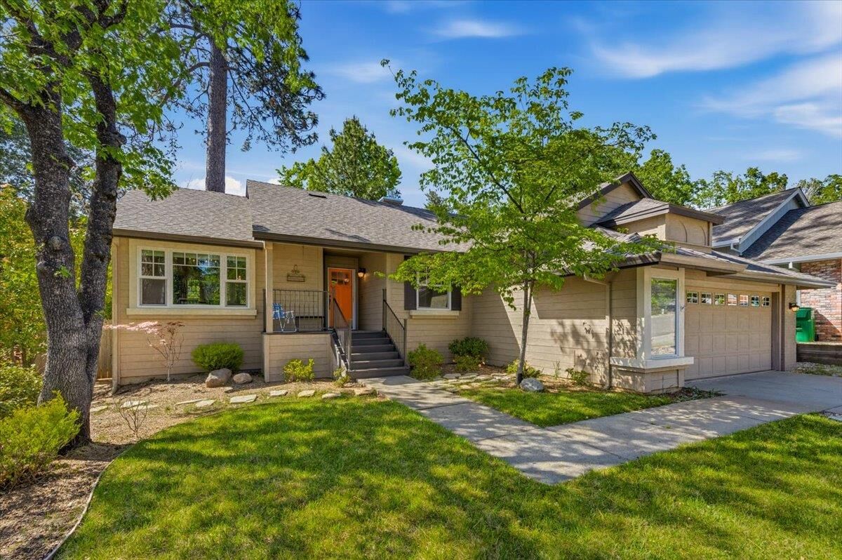 Property Photo: 115 Woodcrest Way CA 95945