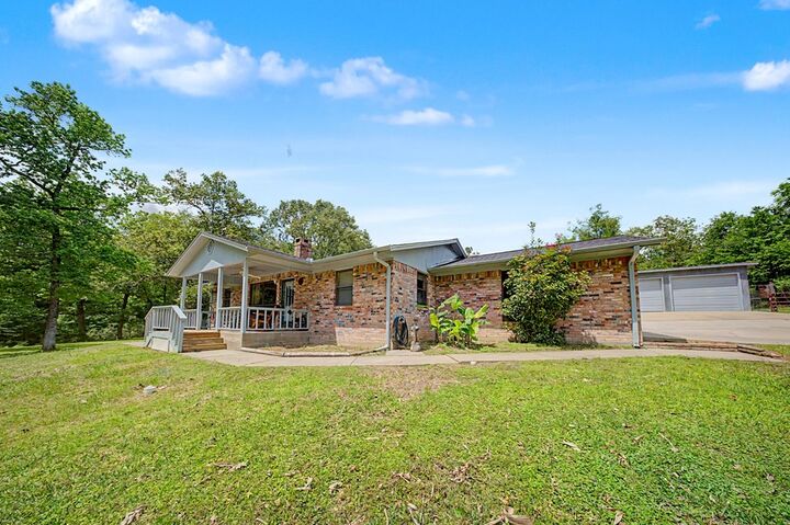 Property Photo:  573 Sugar Street  TX 77351 