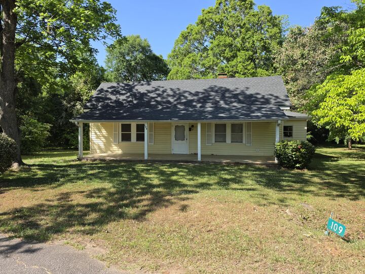Property Photo:  109 Springdale Drive  GA 30673 