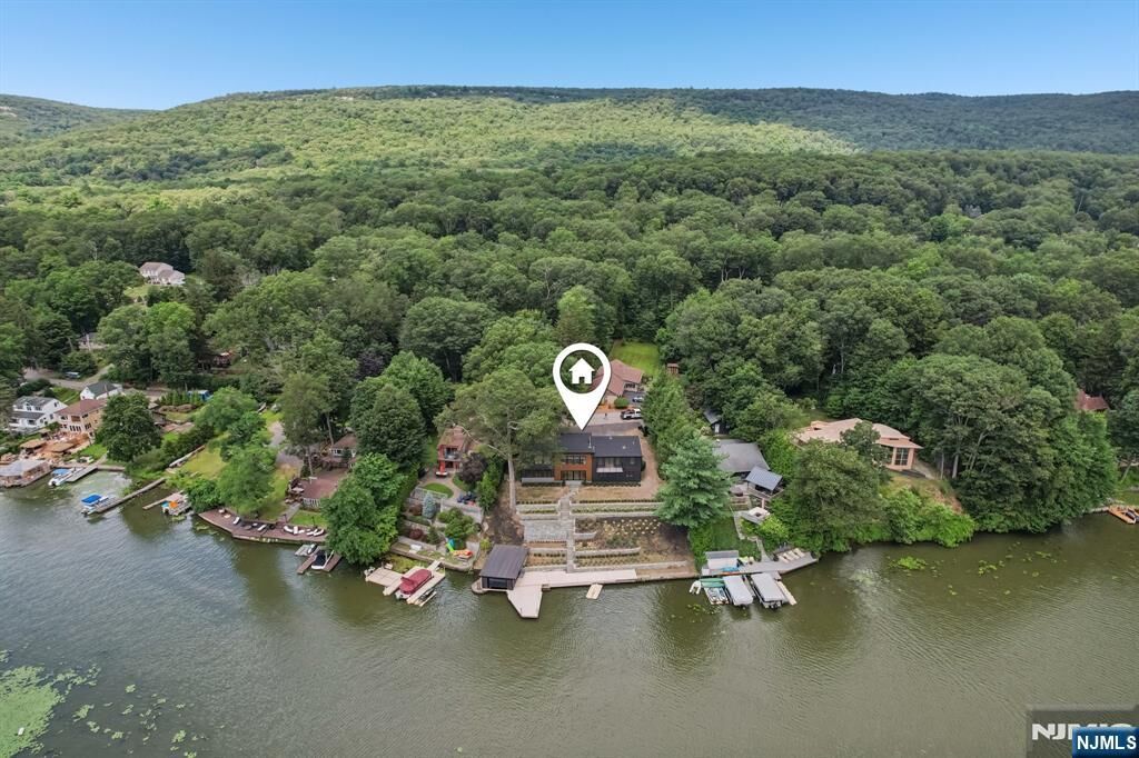 Property Photo:  12 Rocky Point Road  NJ 07421 