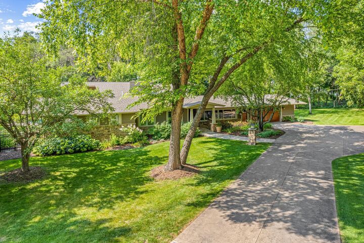 Property Photo:  2150 Crestview Drive  MN 55331 