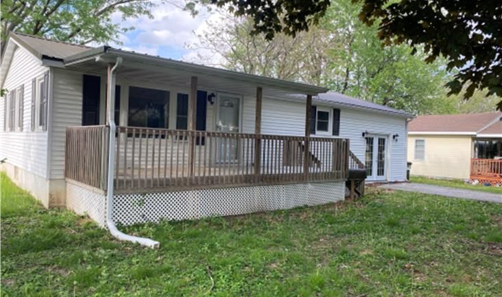 Property Photo: 507 E Sanders Street MO 63549
