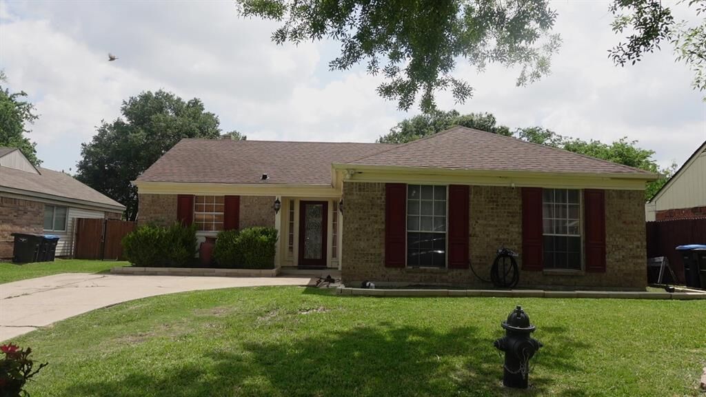 Property Photo: 7009 Shadow Bend Drive TX 76137