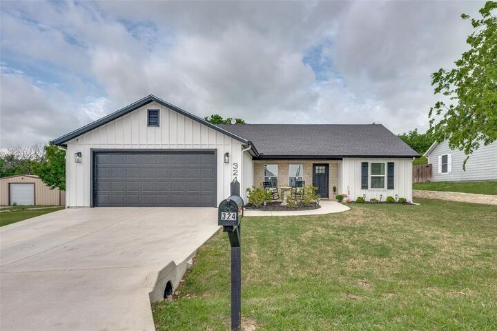 Property Photo:  324 Hillcroft Road  TX 76108 