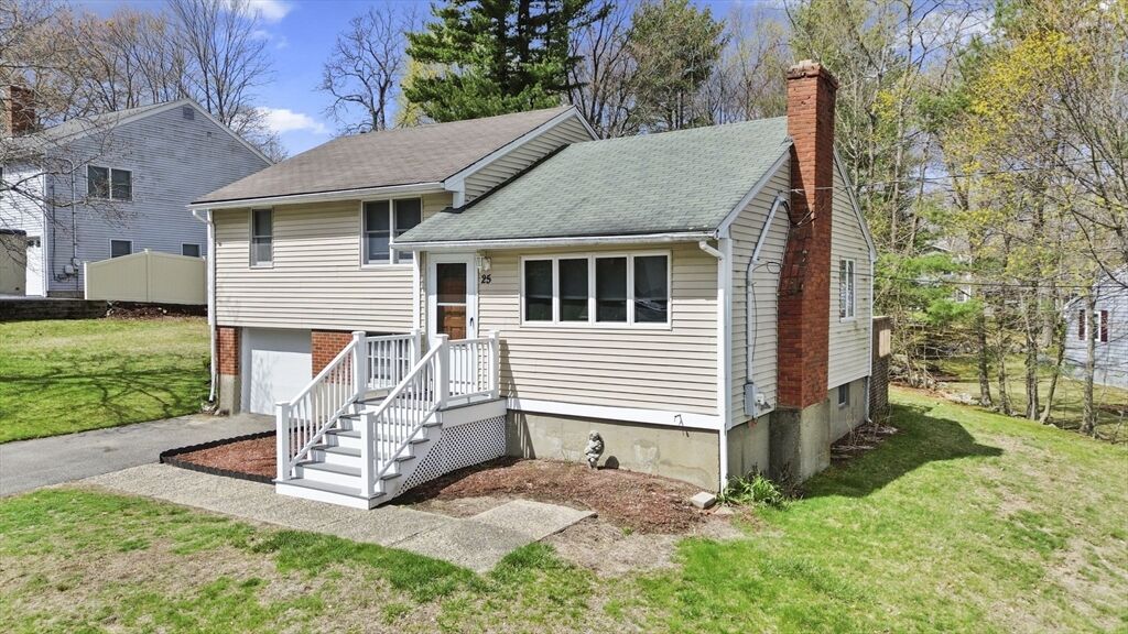 Property Photo:  25 Samoset Rd  MA 01960 