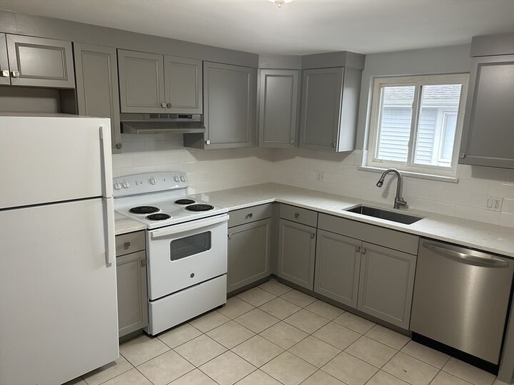 Property Photo:  52 Waltham Street 52  MA 02472 