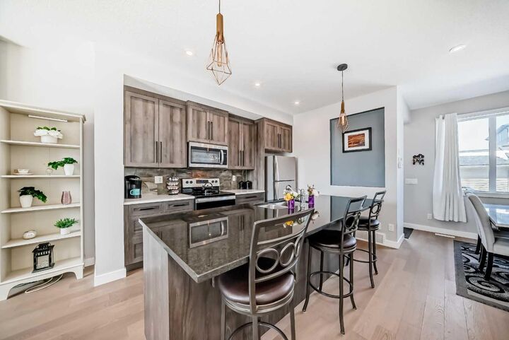 Property Photo: 1016 Lanark Boulevard SE AB T4A 3L6