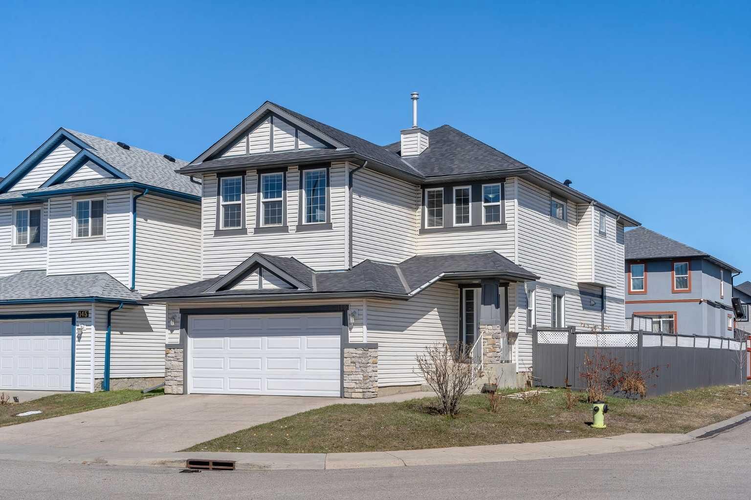 Property Photo:  149 Saddlecrest Green NE  AB T3J 5N3 