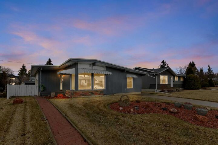 Property Photo:  3333 43 Avenue  AB T4N 3B2 