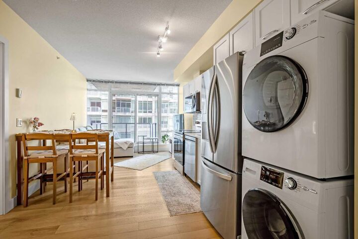 Property Photo:  3830 Brentwood Road NW 402  AB T2L 2T9 