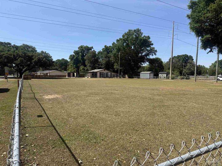 Property Photo:  4769 Pine Ln  FL 32571 