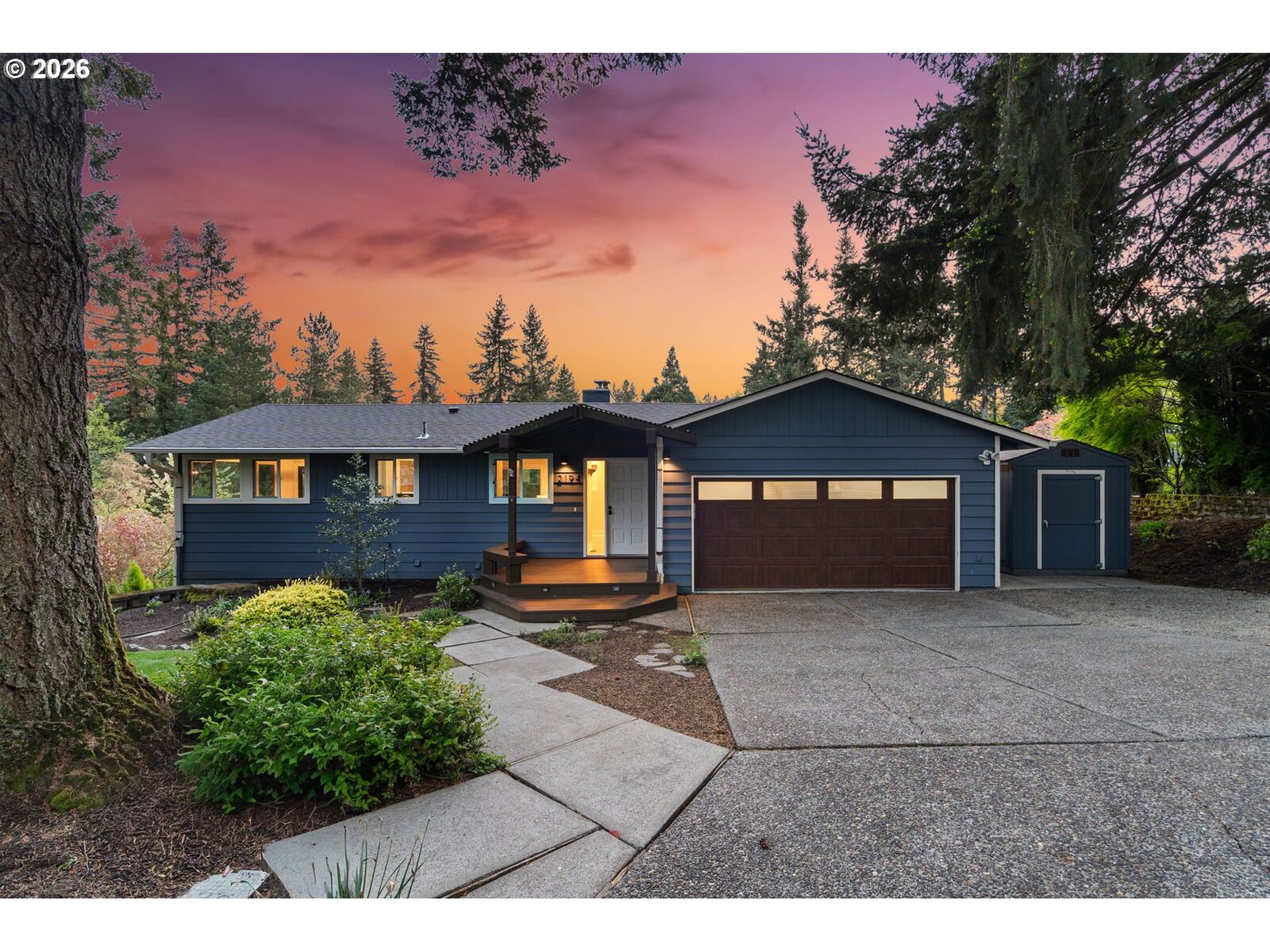 Property Photo:  2194 Valley View Dr  OR 97068 