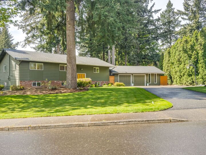 Property Photo:  2414 SE Bella Vista Rd  WA 98683 