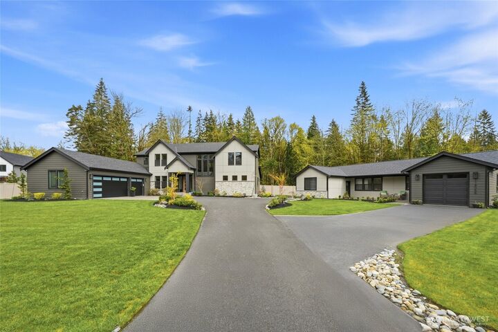 Property Photo:  11805  289th Drive SE  WA 98272 