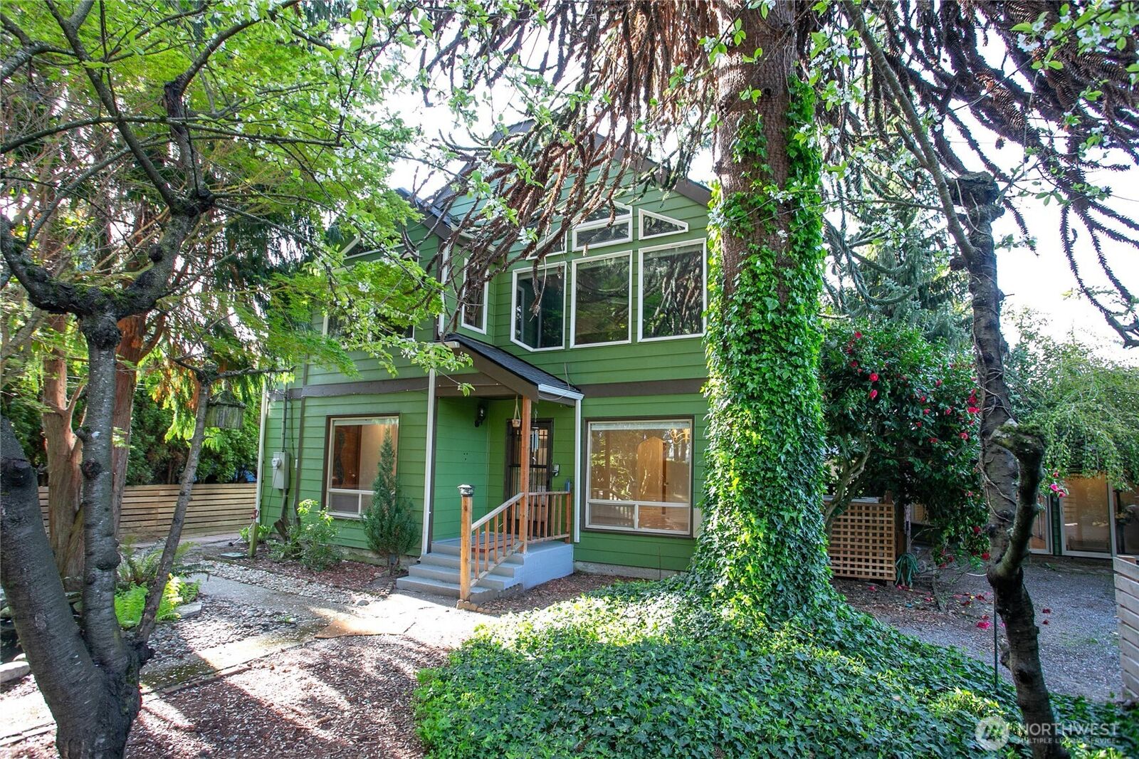 Property Photo:  1100  Greenleaf Avenue  WA 98233 