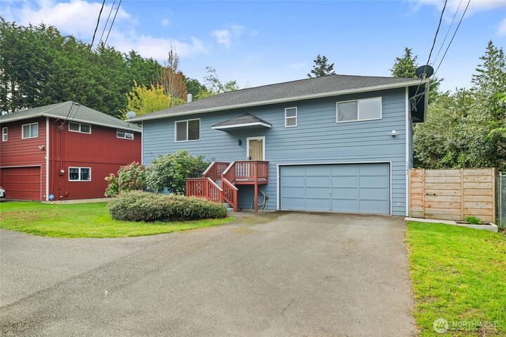 Property Photo:  1281 SW Othello Street  WA 98106 